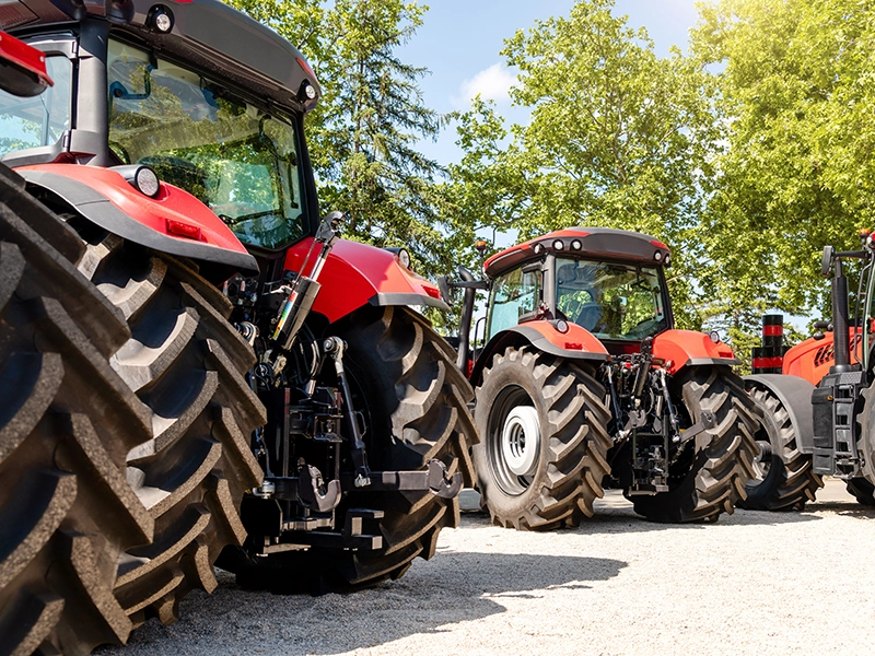 Exposición al aire libre de tractores.